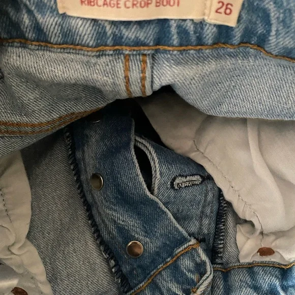 Levi’s ribcage crop boot jeans size 26 - Picture 5 of 6